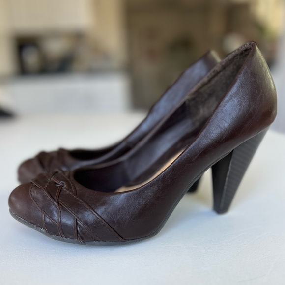 Cherish pumps size 8 - Picture 11 of 13